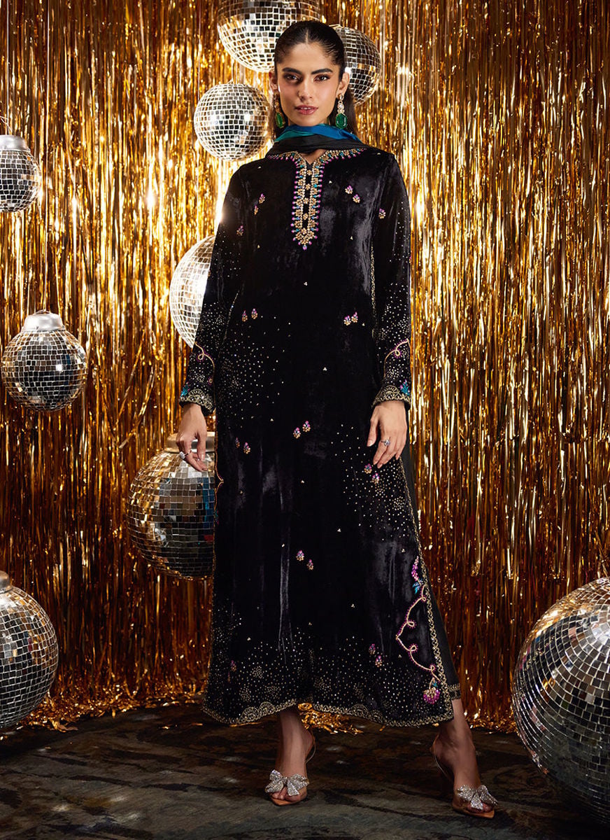 Masika Black Shirt And Dupatta