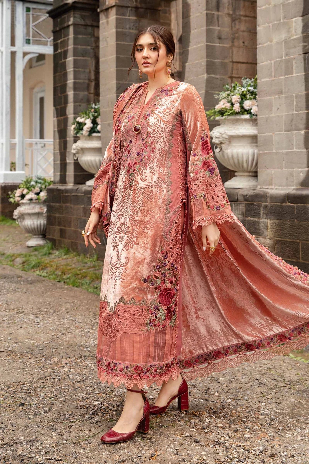 plachi dress design Adan's Libas Velvet Plachi Chapter 2