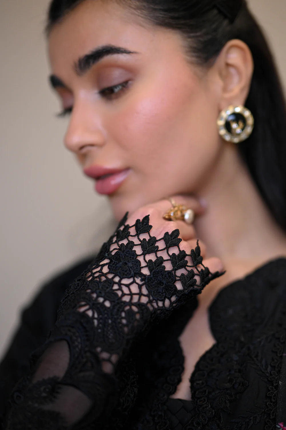 BLACK LUXURY EMBROIDERED LAWN SET (NEL-25603)