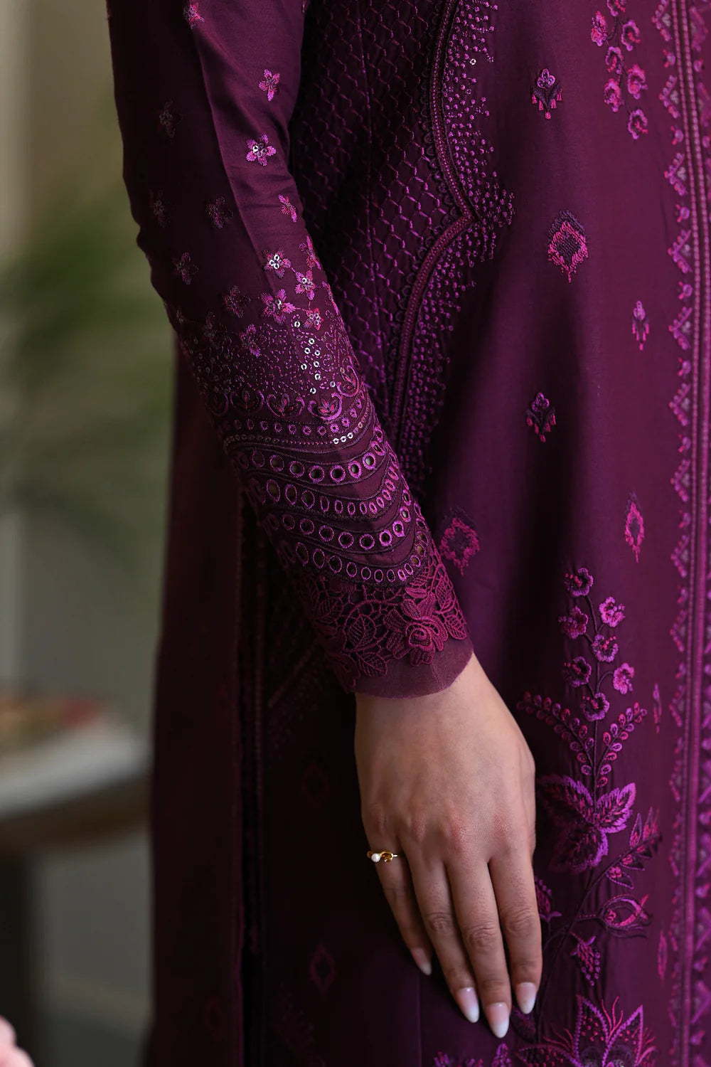 DEEP PLUM LUXURY EMBROIDERED LAWN SET 2025 (NEL-25607)