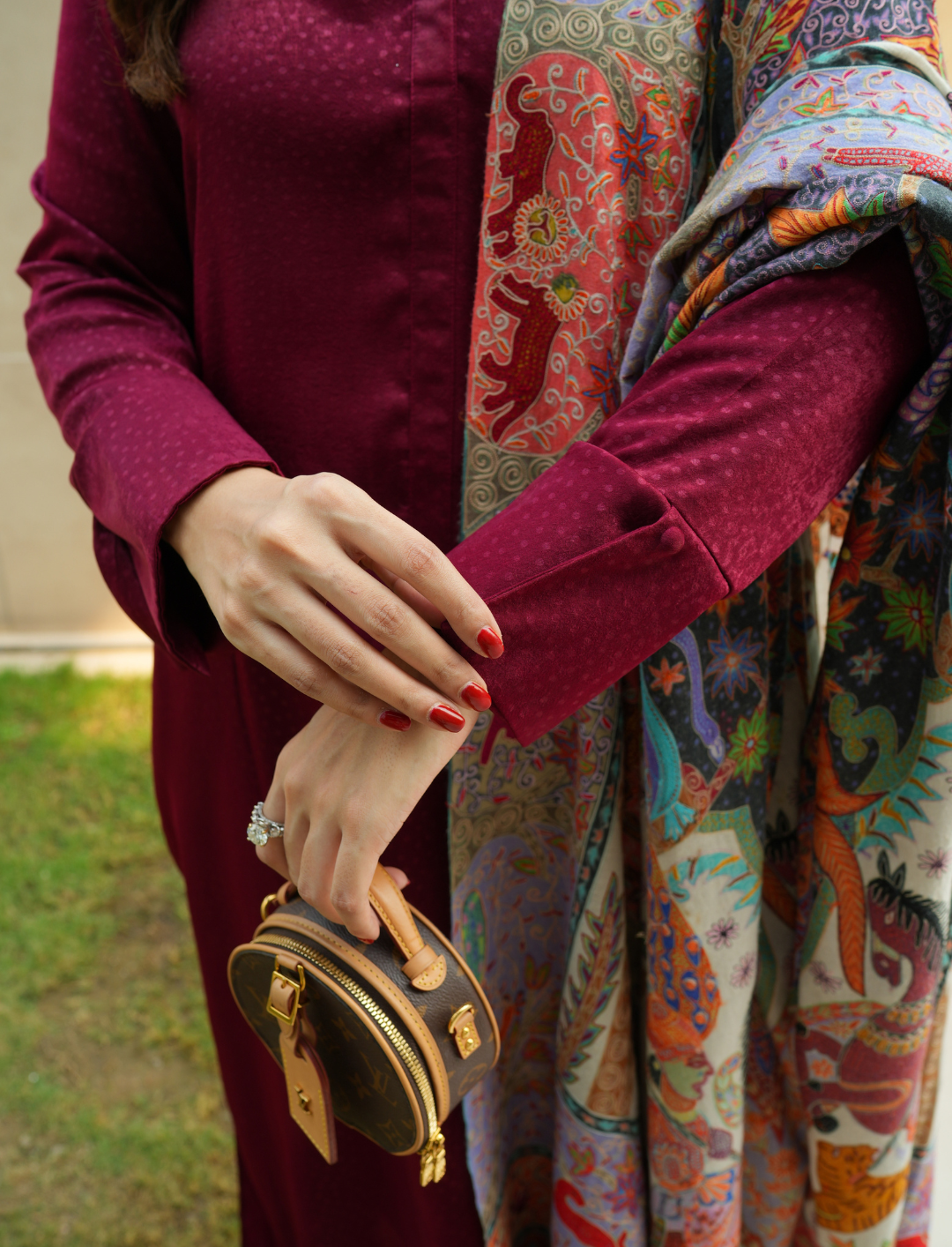 Deep maroon ève set