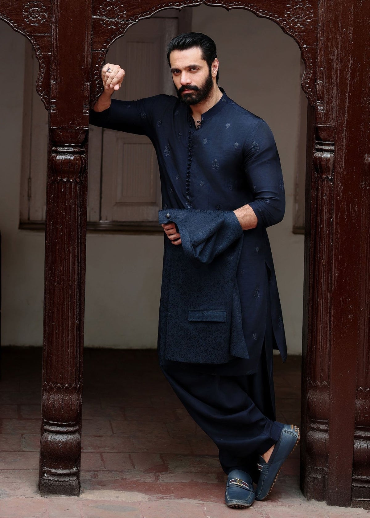Zaviyar Navy Blue