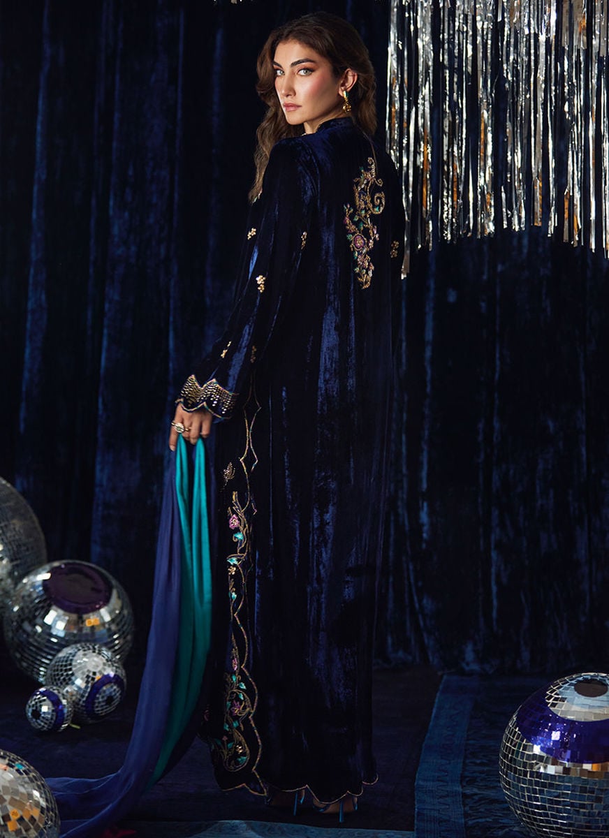 Valeh Navy Shirt And Dupatta
