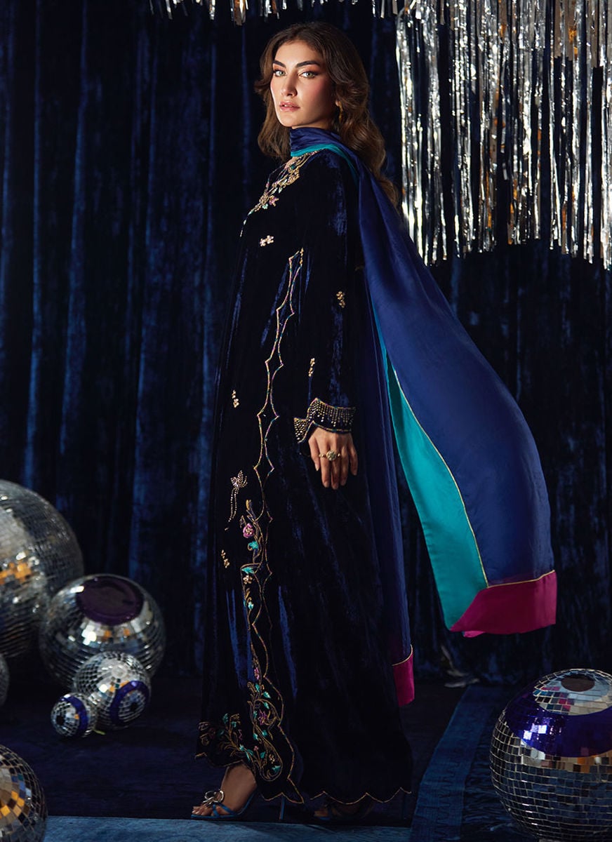 Valeh Navy Shirt And Dupatta