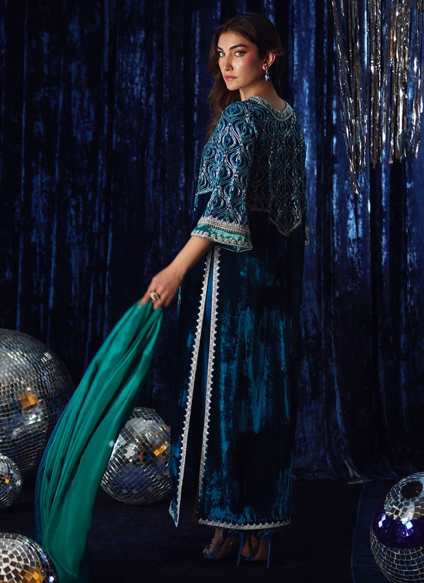 Teen Teal Shirt And Dupatta