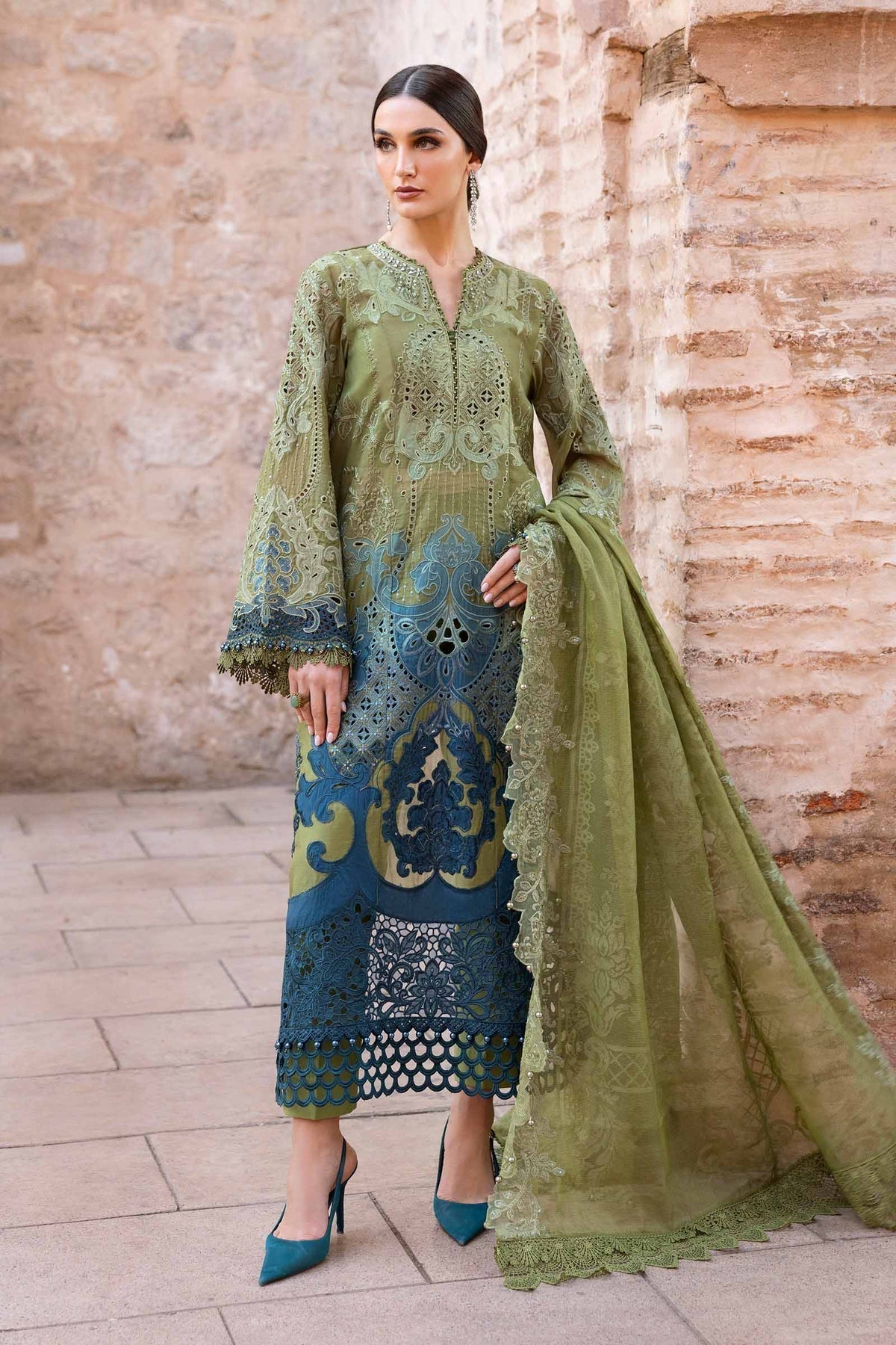 MARIA B LUXURY LAWN '25 - 01 A