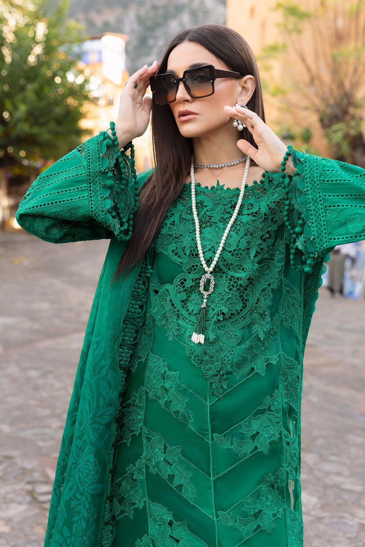 MARIA B LUXURY LAWN '25 - 08 B