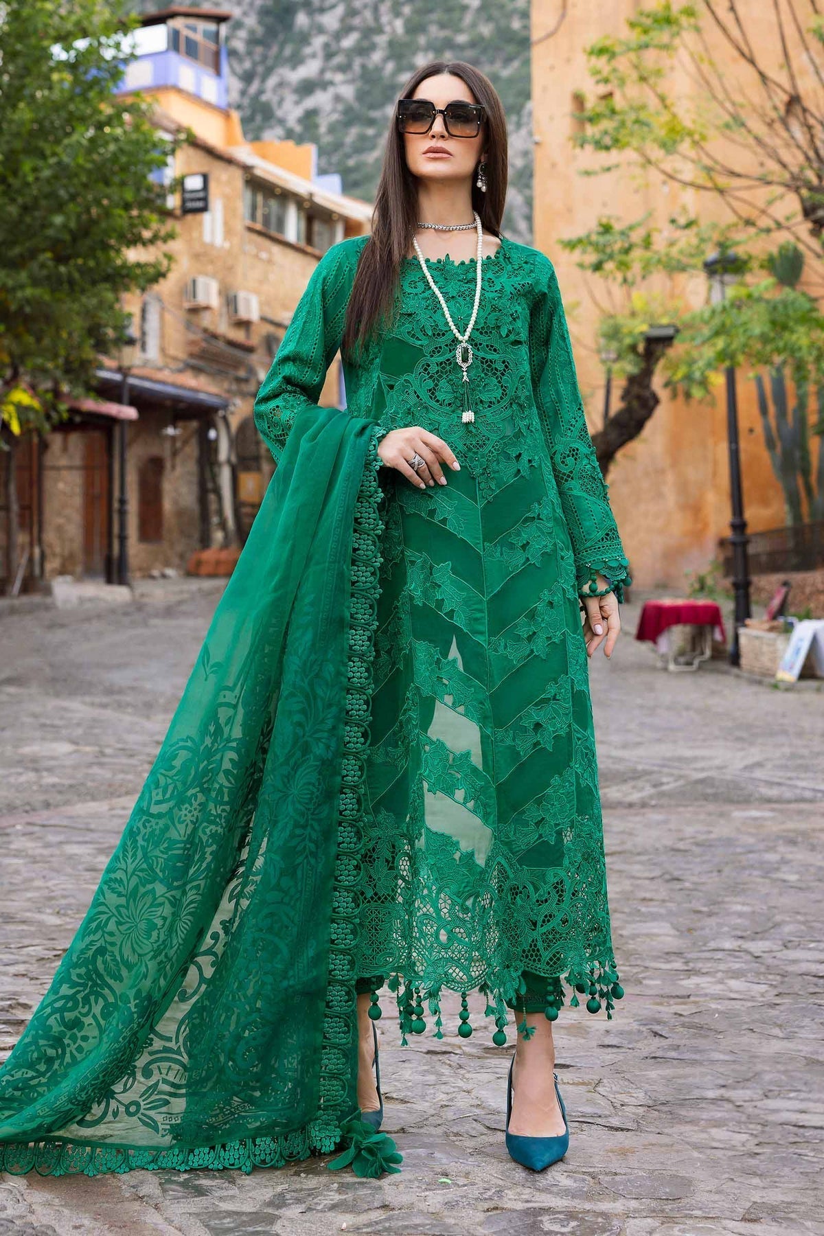 MARIA B LUXURY LAWN '25 - 08 B