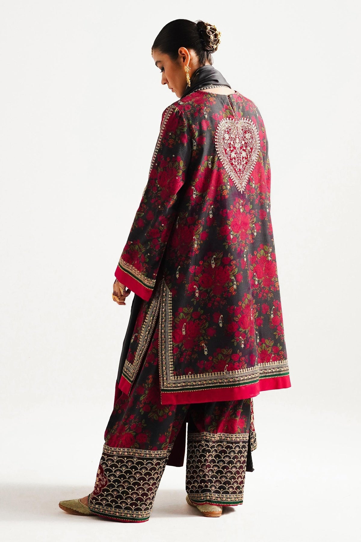 ZARA SHAHJAHAN WINTER SHAWL WS23-D3
