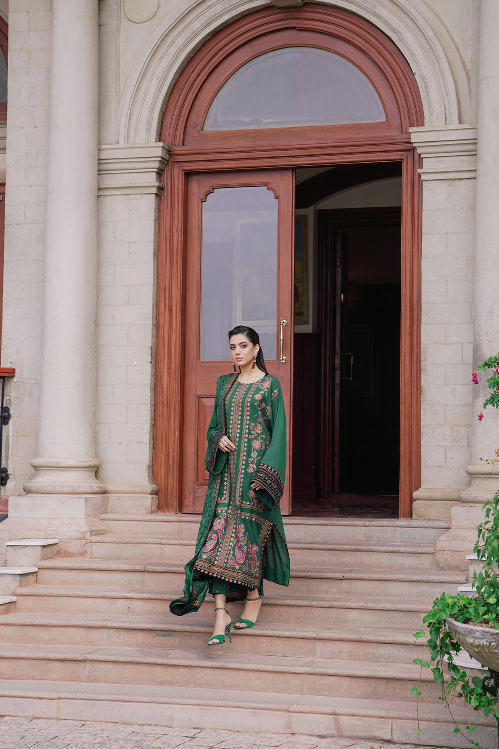 SAIRA RIZWAN LUXURY WINTER'23 SR-01 ISMAT