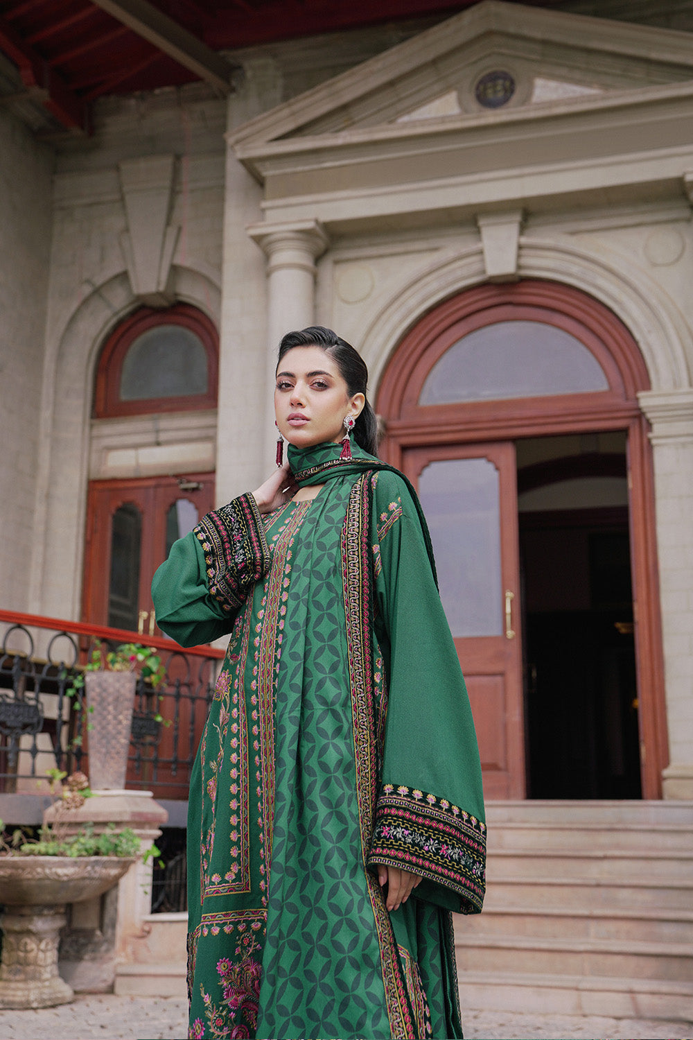 SAIRA RIZWAN LUXURY WINTER'23 SR-01 ISMAT